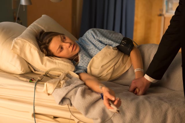 Holding Tight - Lucifer Season 2 Episode 13