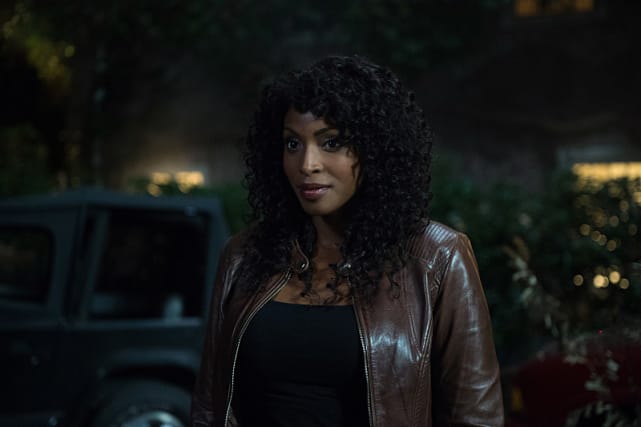 Billie is eyeing up Dean - Supernatural Season 12 Episode 6