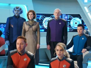 Crowded Bridge - The Orville: New Horizons
