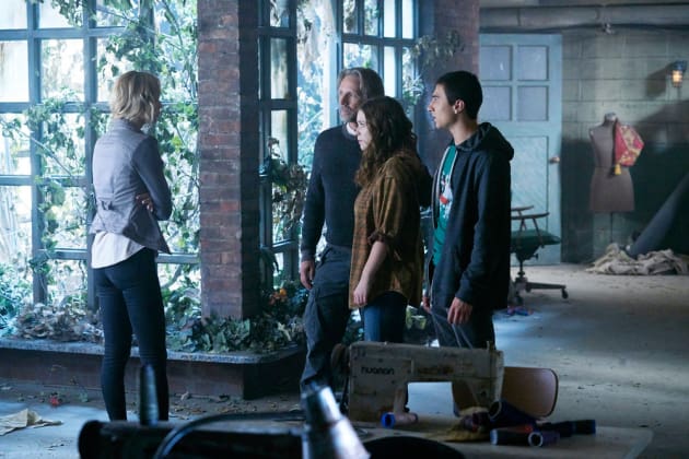 The Antonov Family All Together Now - Bitten Season 3 Episode 3
