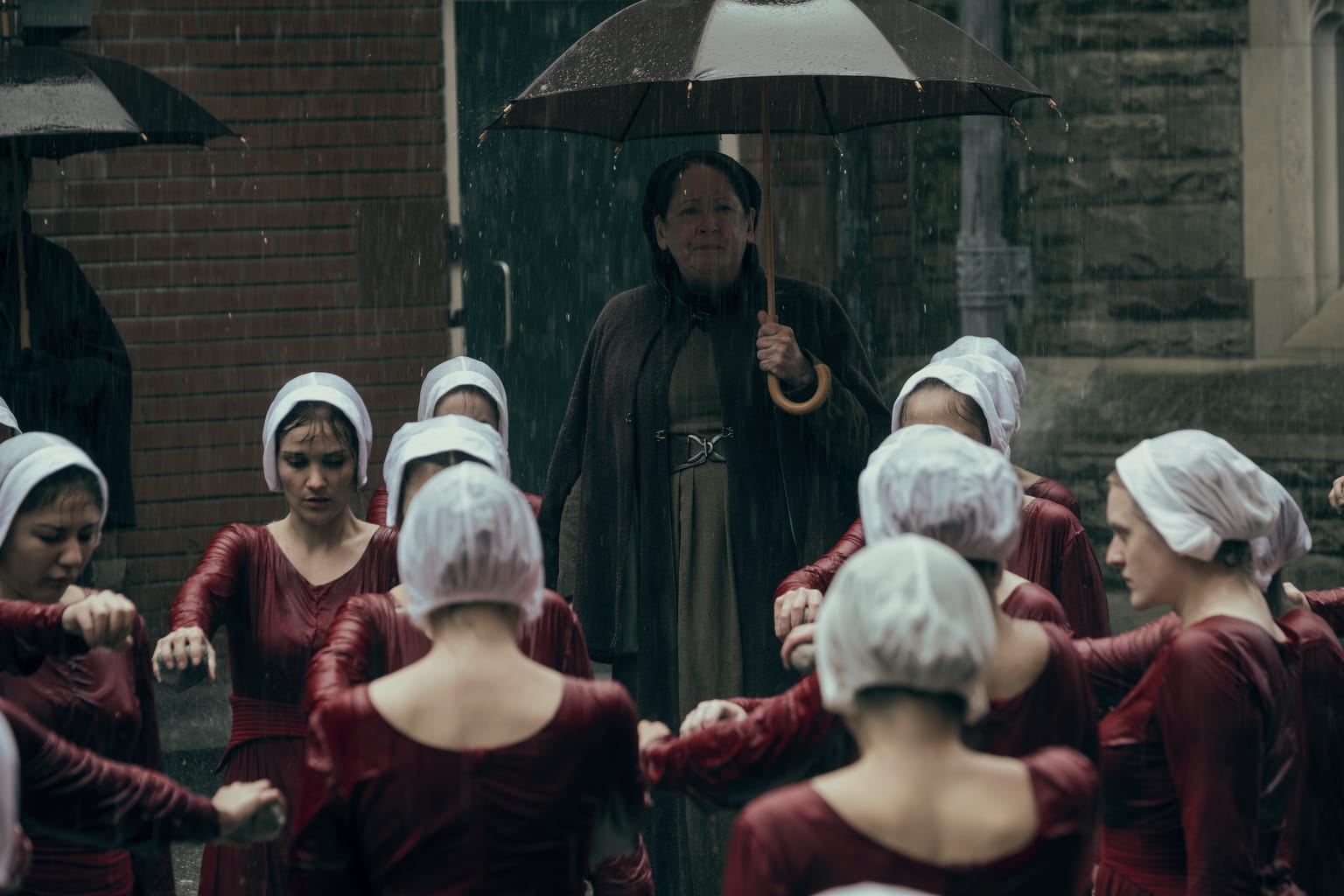 The handmaid's tale deals s02e01 watch online