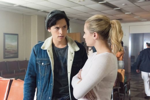 Bughead Blindsided - Riverdale Season 2 Episode 1