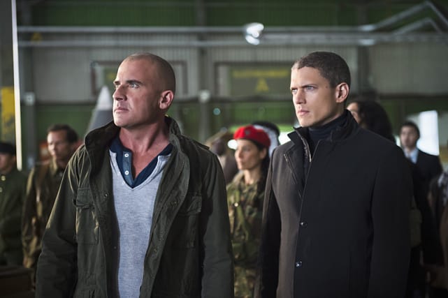 Hot and Cold - DC's Legends of Tomorrow Season 1 Episode 2