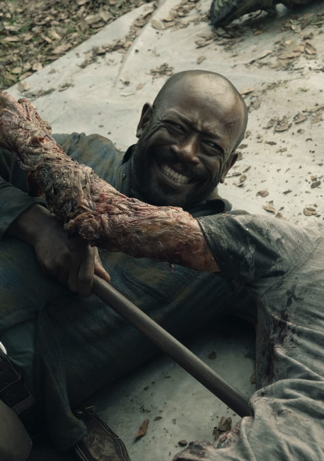 Fighting a Radiated Zombie - Fear the Walking Dead Season 5 Episode 2