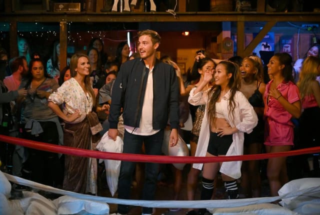 watch the bachelor premiere online free