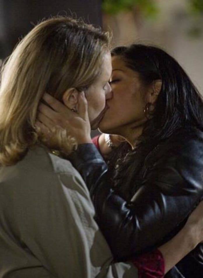 Callie Torres And Erica Hahn Kiss Tv Fanatic