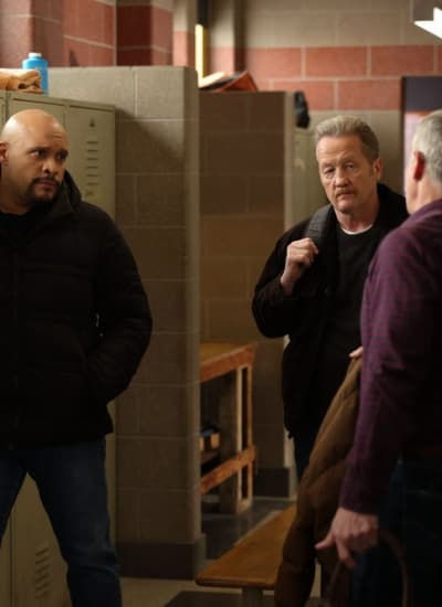 Catching Up in the Locker Room - Chicago Fire Season 12 Episode 8