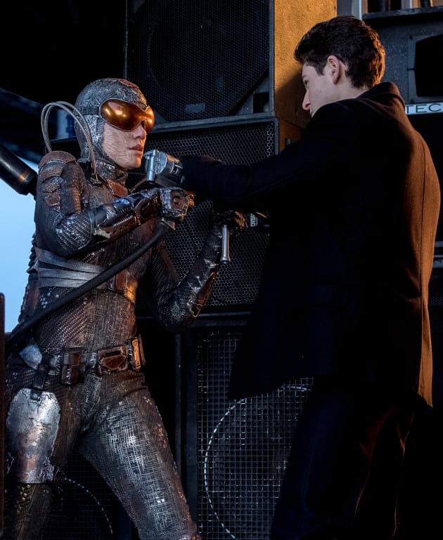 Bruce Takes on Firefly - Gotham Season 4 Episode 18