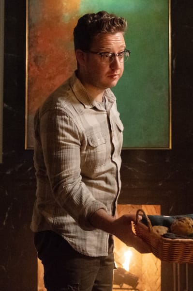 Josh Gives Margo a Muffin - The Magicians Season 4 Episode 4