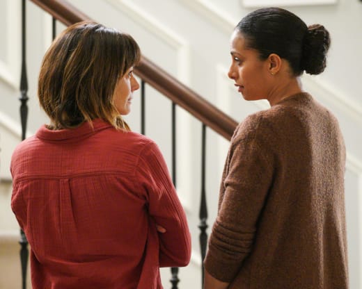 The Besties Share a Moment - A Million Little Things Season 2 Episode 1