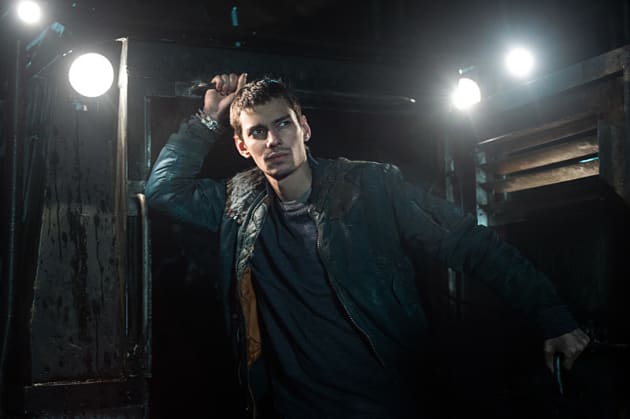 Hanging on the Truck - The 100 Season 3 Episode 11