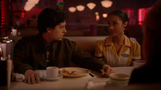 Seeking Help Riverdale Season 5 Episode 17 TV Fanatic