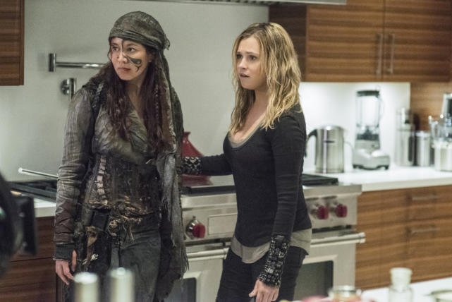 Clarke and Emori — The 100 Season 4 Episode 7