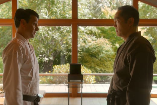 ¿Viejos rivales, nuevos amigos? - Cobra Kai Temporada 3 Episodio 5