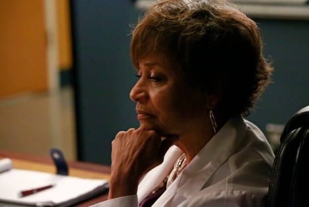 Weighing Her Options - Grey's Anatomy Season 12 Episode 1