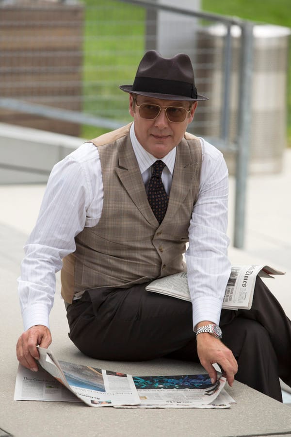 Red Reads the Newspaper - The Blacklist Season 2 Episode 1