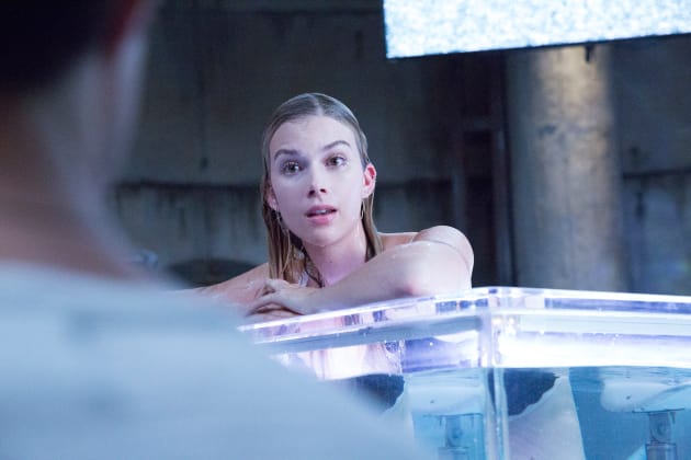 Unusual Attire - Stitchers Season 3 Episode 7