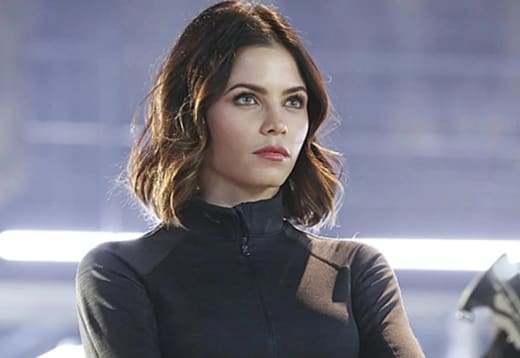 Jenna Dewan on Supergirl