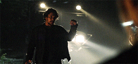 Bellamy Signals Madi - The 100 Season 5 Episode 3