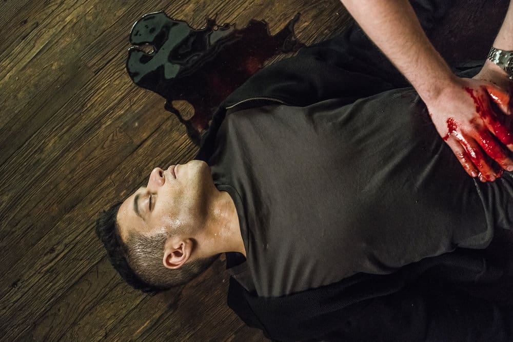 Elliot Needs Help - Mr. Robot - TV Fanatic