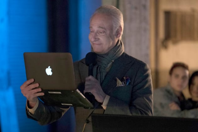 Data checks his data - The Blacklist Season 4 Episode 14