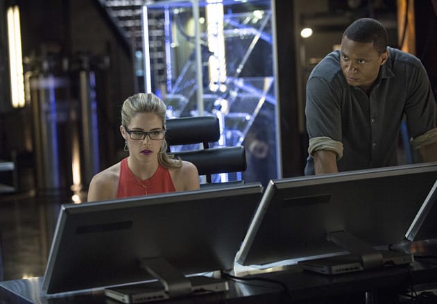 On the Job - Arrow Season 3 Episode 2