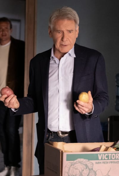 Paul and too many potatoes  - Shrinking Season 1 Episode 4