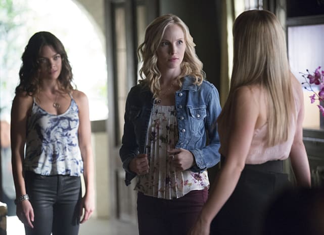 Surrounded! - The Vampire Diaries Season 7 Episode 1