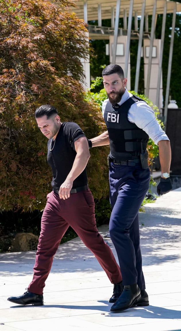 Nabbing a Suspect - FBI Season 5 Episode 5