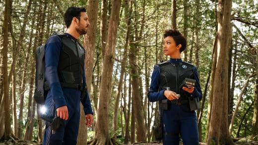Burnham y Tyler en Pahvo - Star Trek: Discovery Temporada 1 Episodio 8