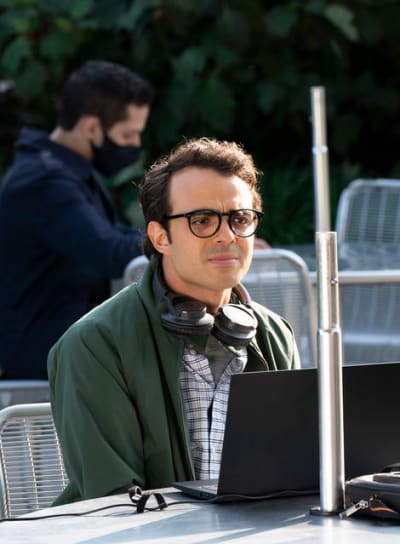 Questioning A Suspect - Law & Order: SVU Season 22 Episode 3