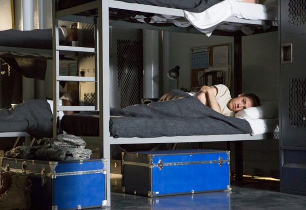 Sleeping Alone - Shameless Season 9 Episode 1