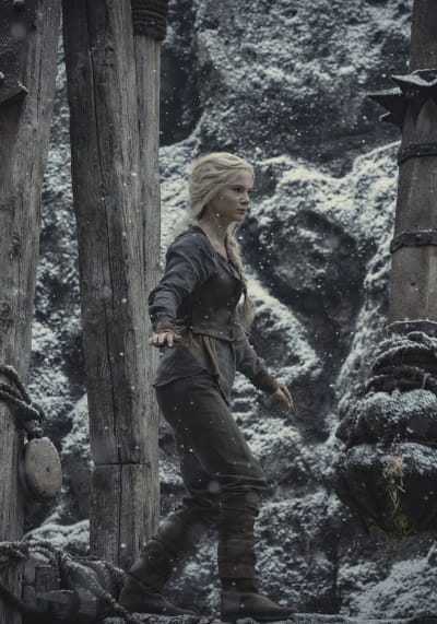 Ciri Runs the Gauntlet - The Witcher Season 2 Episode 3