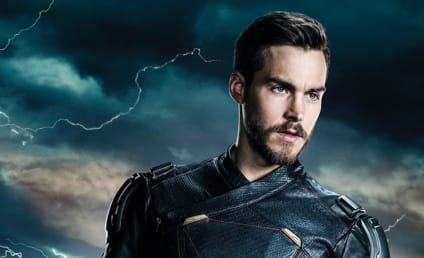 Supergirl First Look: Mon-El Suits Up!