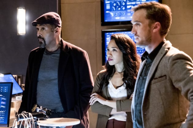 Iris wears the ring! - The Flash Season 3 Episode 15