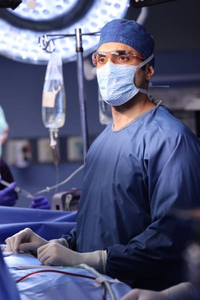 Transplant Room Crisis - Chicago Med Season 7 Episode 12