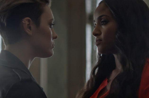 Kate and Sophie - Batwoman Season 2 Episode 18