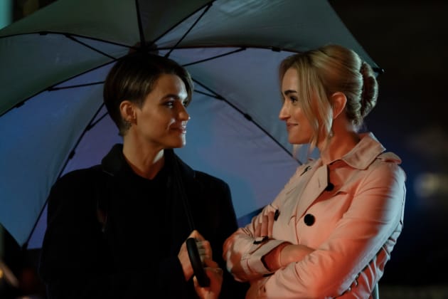 Reunited - Batwoman Season 1 Episode 18
