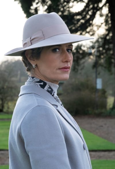 Untouchable Love - The New Pope Season 1 Episode 3