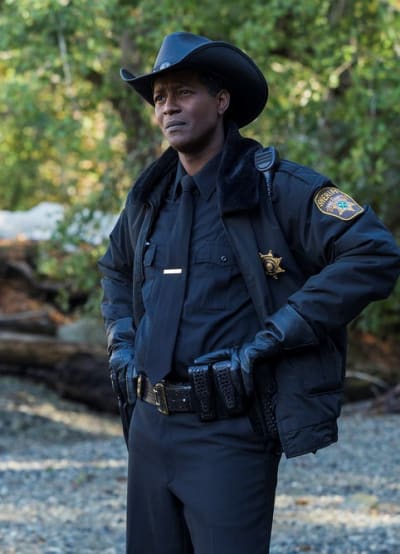 Sheriff Mike on the Scene - Resident Alien Season 1 Episode 1