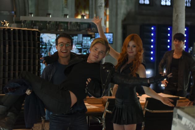 Shadowhunters season 1 hot sale episode 1