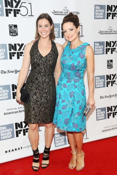 Ashley Williams (L) and Kimberly Williams Attend the 