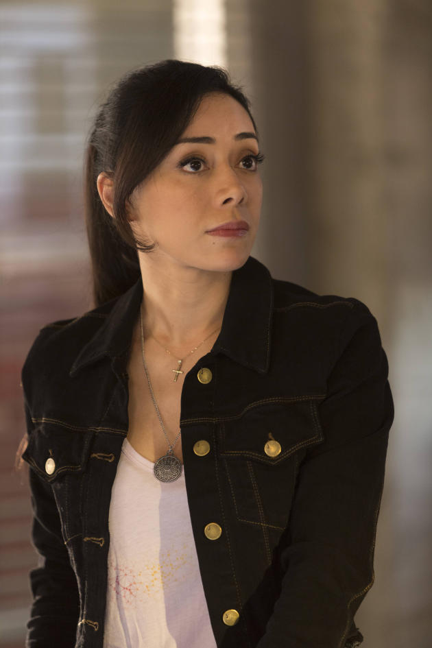 Ella on the Case - Lucifer Season 1 Episode 17