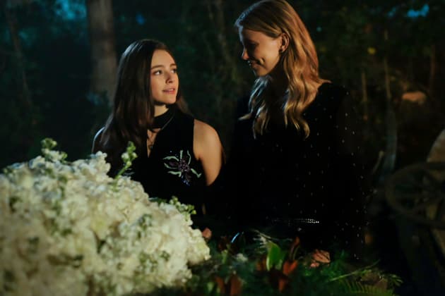 Saying Goodbye - The Originals Season 5 Episode 7
