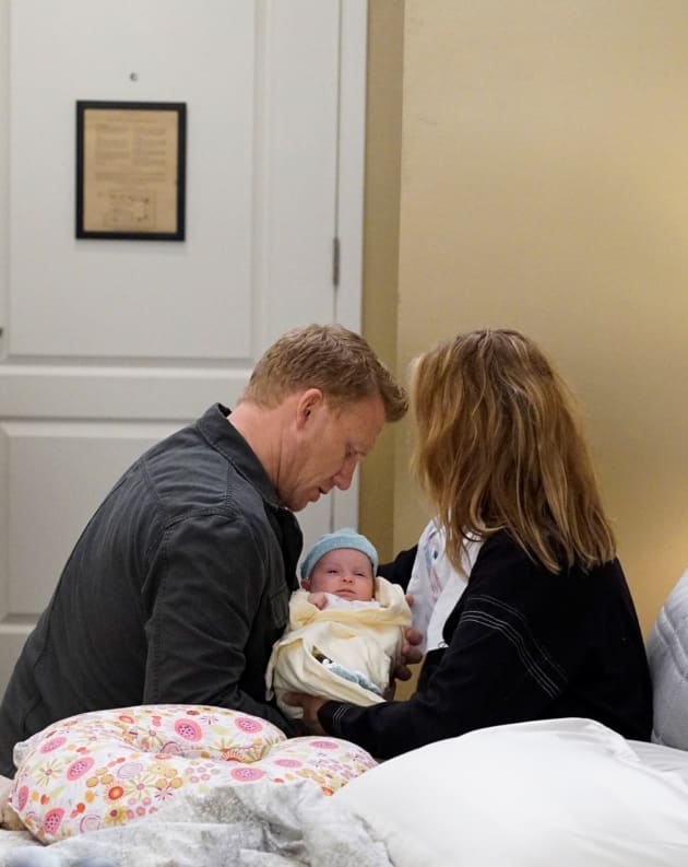 Happy Family Tall Grey s Anatomy Season 16 Episode 1 TV Fanatic