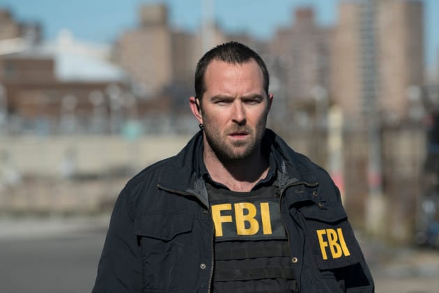 Weller Walks The Streets - Blindspot Season 2 Episode 11
