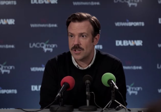 Ted Lasso: Jason Sudeikis Coaches a British Soccer Team in ...