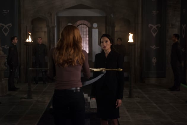 Persecution - Shadowhunters Season 3 Episode 8