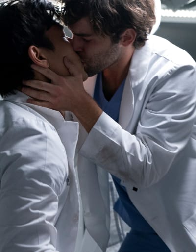 Bold Move - Tall - Grey's Anatomy Season 15 Episode 8