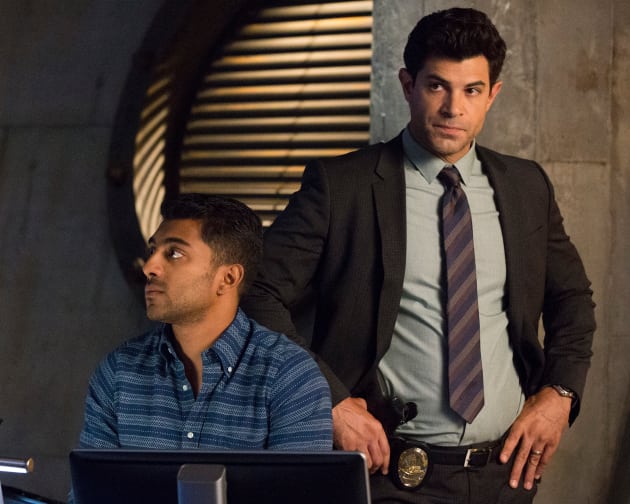 Fisher Disapproves - Stitchers Season 3 Episode 9